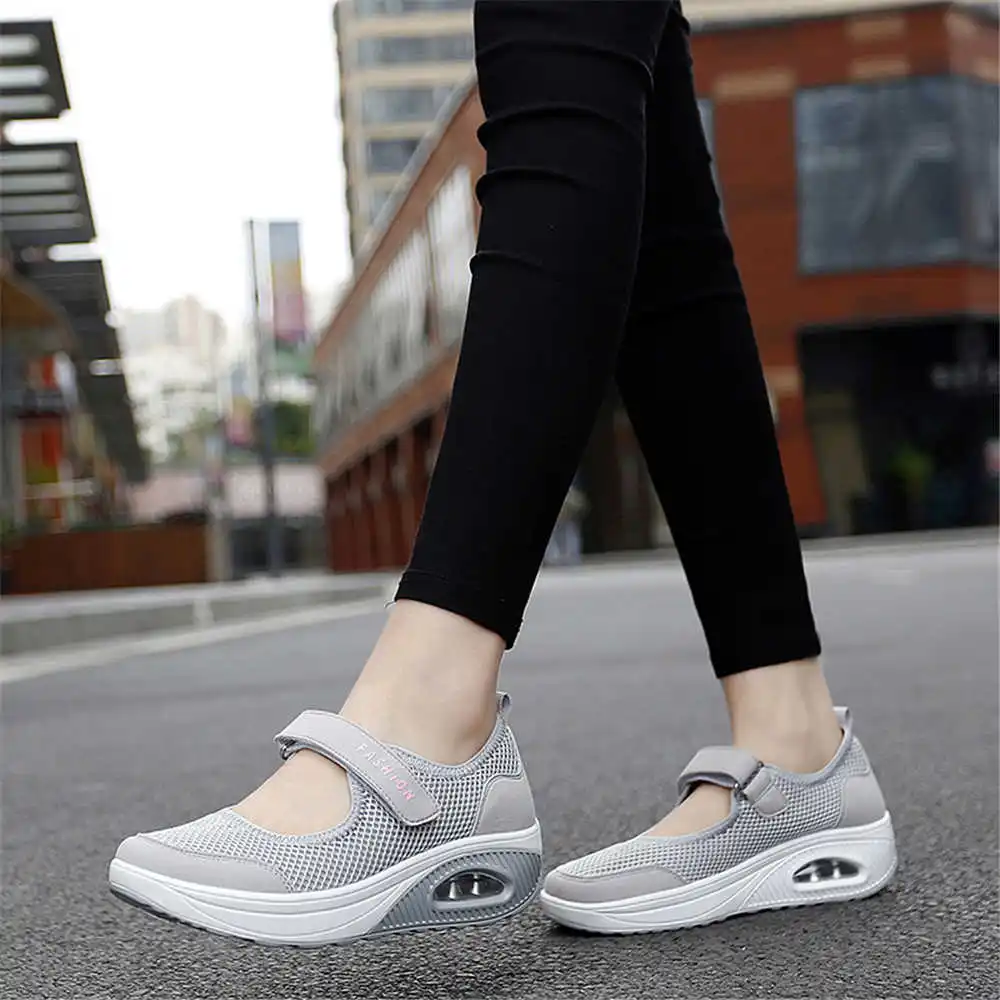 Wedding Supply Resale - 36-41 Demi-season Colored Sneakers Walking Skates
